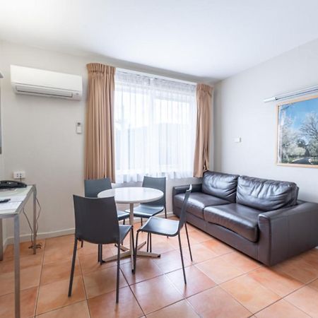 Forrest Hotel & Apartments Canberra Esterno foto