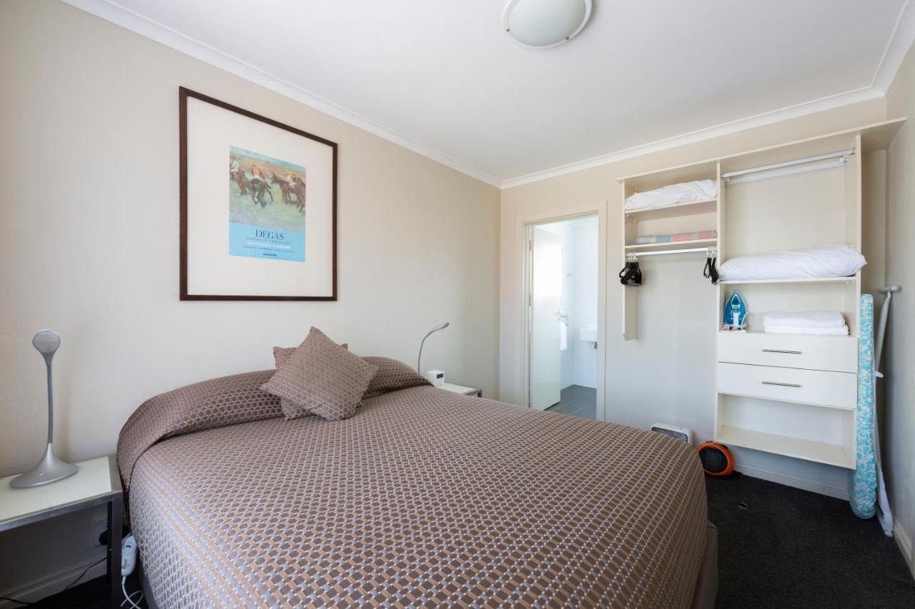 Forrest Hotel & Apartments Canberra Esterno foto