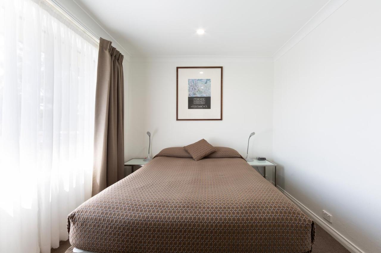 Forrest Hotel & Apartments Canberra Esterno foto