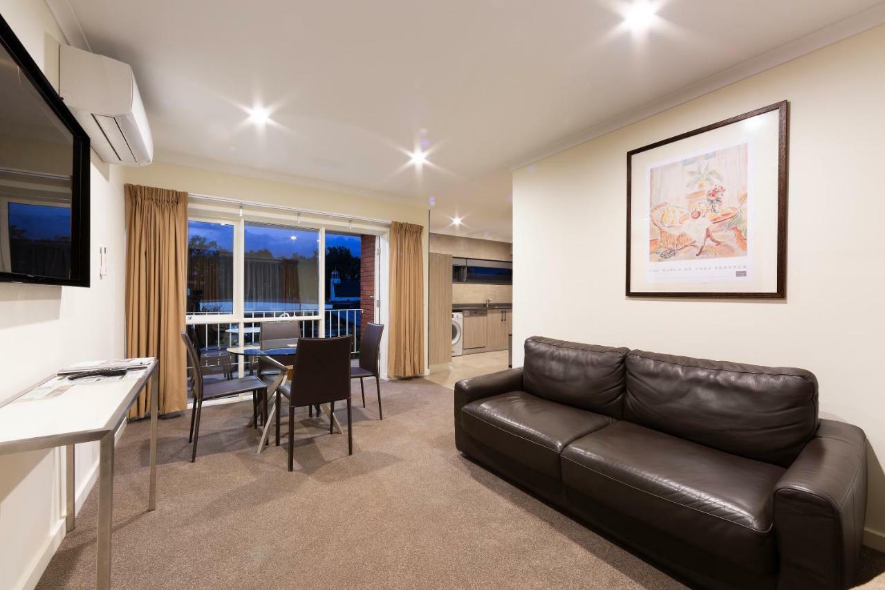 Forrest Hotel & Apartments Canberra Esterno foto